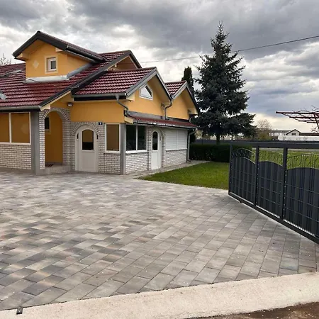 Vikendica Leona